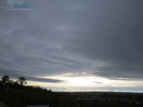 Altocumulus opacus duplicatus altostratomutatus